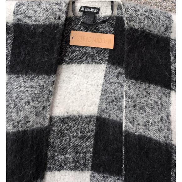 NWT Steve Madden Sherpa Tunic Shawl One Size Black White Cozy Oversized - Picture 3 of 4